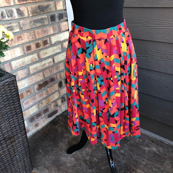 LuLaRoe Dresses & Skirts - 🍁LuLaRoe Madison skirt size S. Cute for fall!